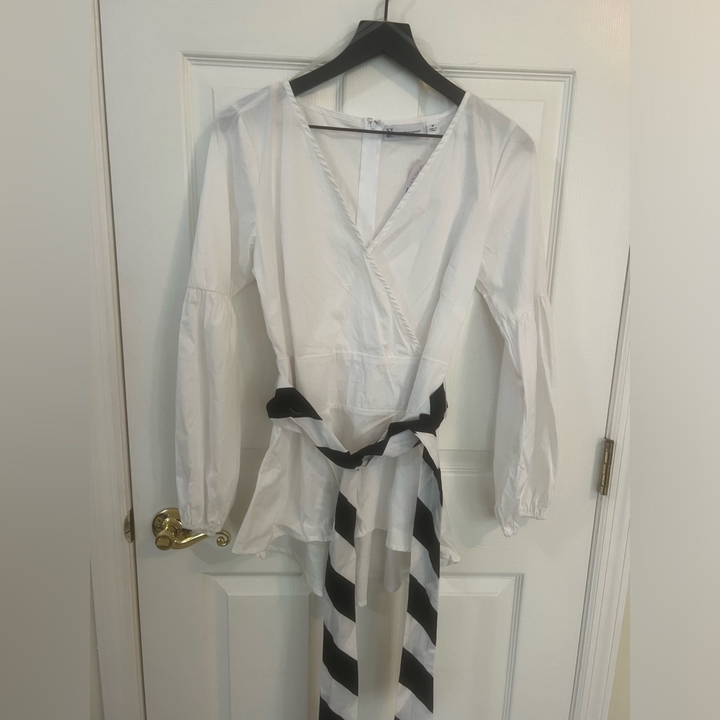 White High Low Poet Sleeves Shirt 97 Cotton 3 Spandex Brand New